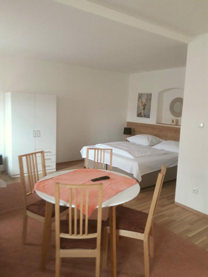 Apartmany Sedmikraska Tehovec Buitenkant foto